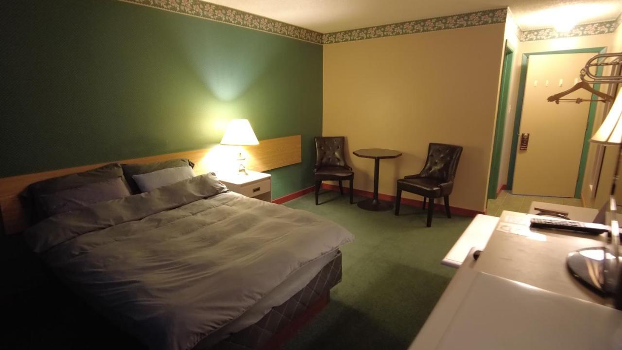 Sundre Motor Inn Exterior foto